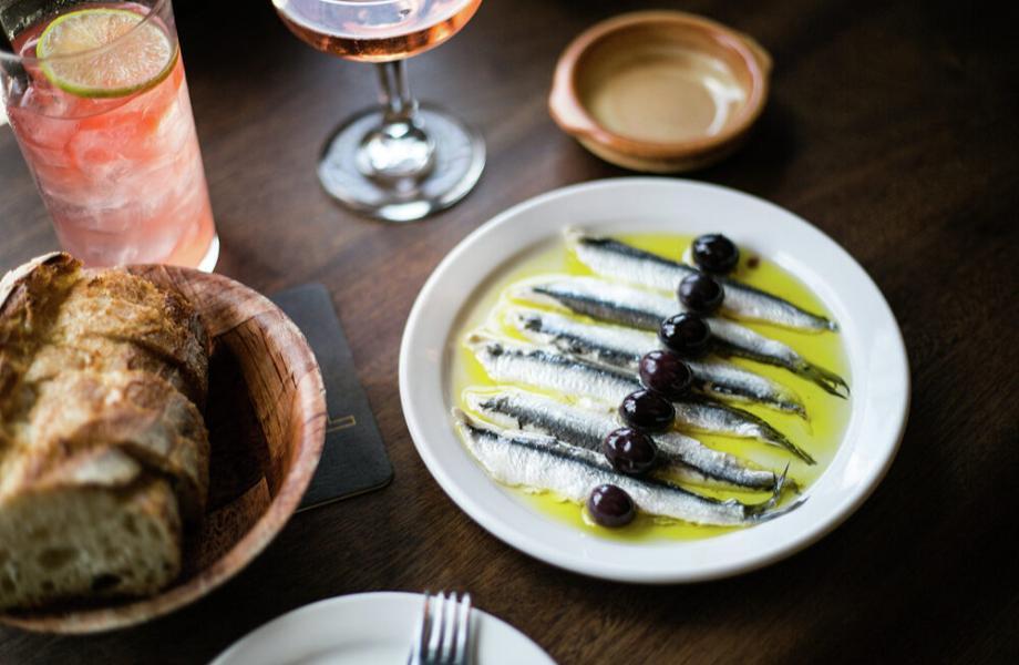 BarRaval-Toronto-Canada-01